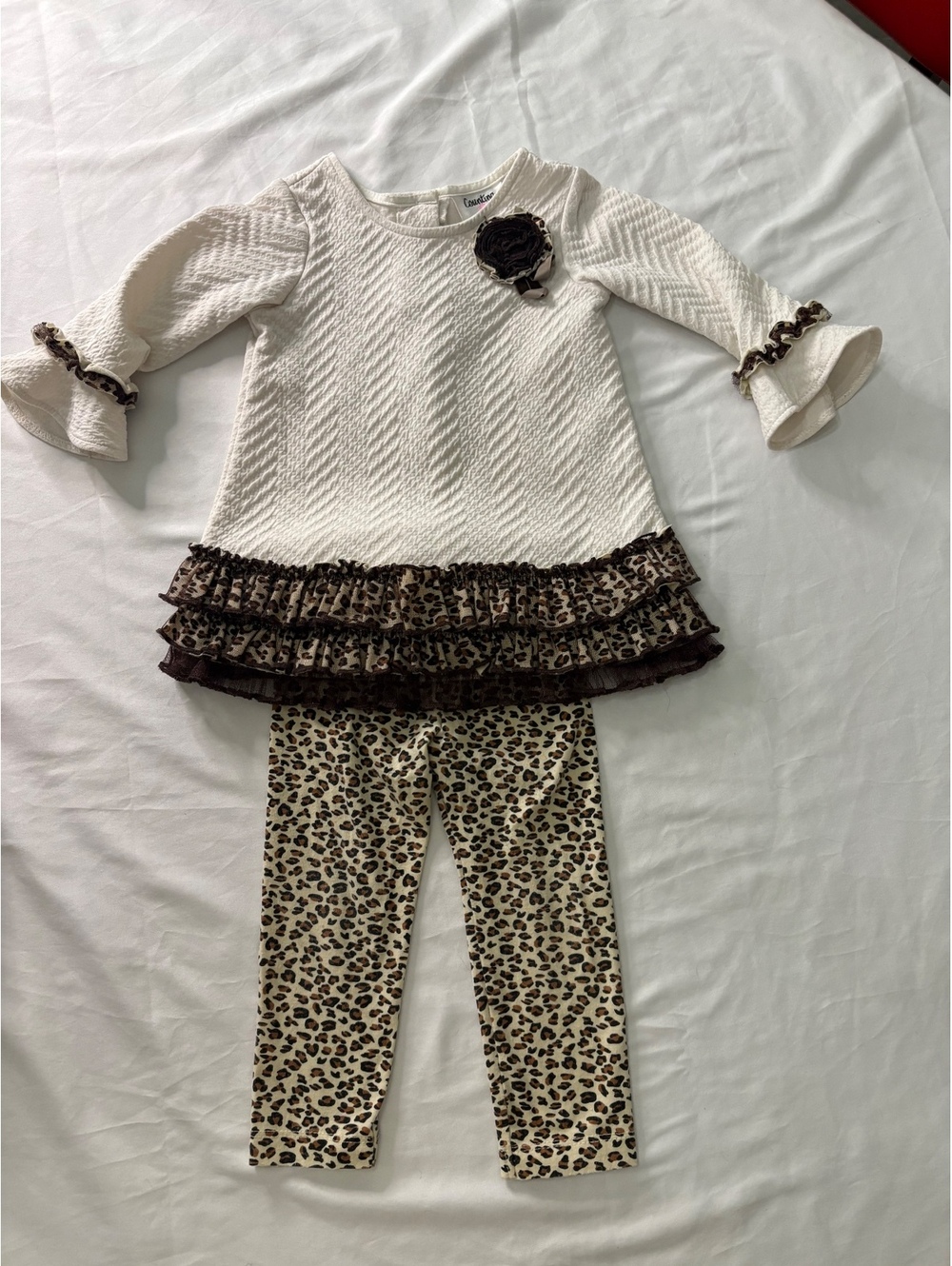 Counting Daisies Baby Girl 18M White Textured Top with Leopard Print Leggings